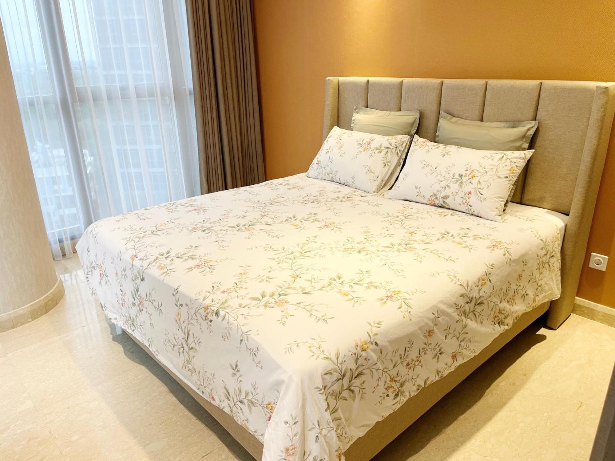 Gold Coast Pik Sea View Apartments By Longesuites Jakarta Room photo