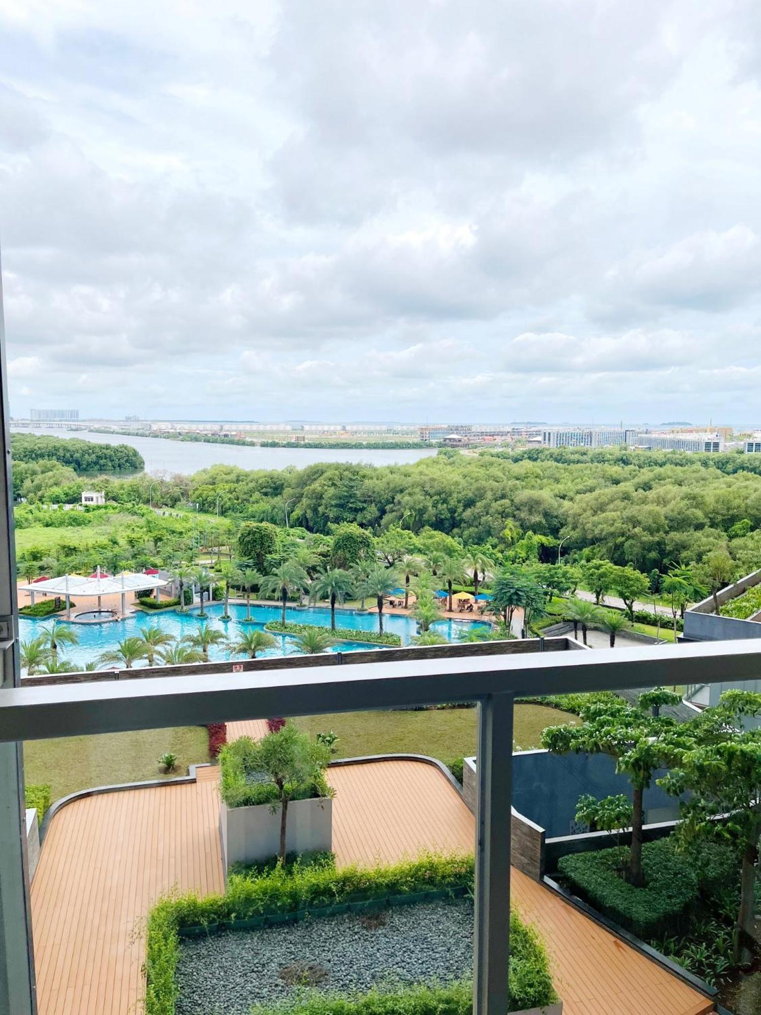 Gold Coast Pik Sea View Apartments By Longesuites Jakarta Room photo