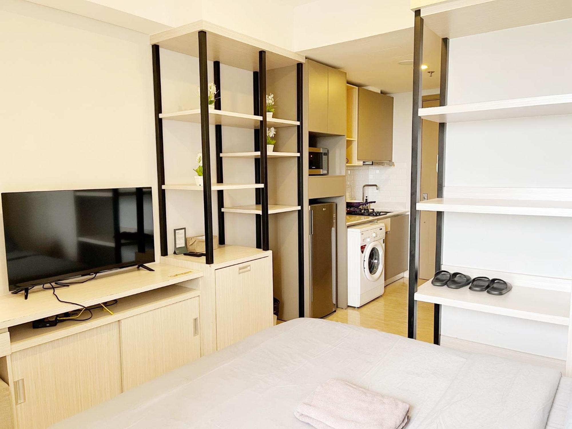 Gold Coast Pik Sea View Apartments By Longesuites Jakarta Room photo