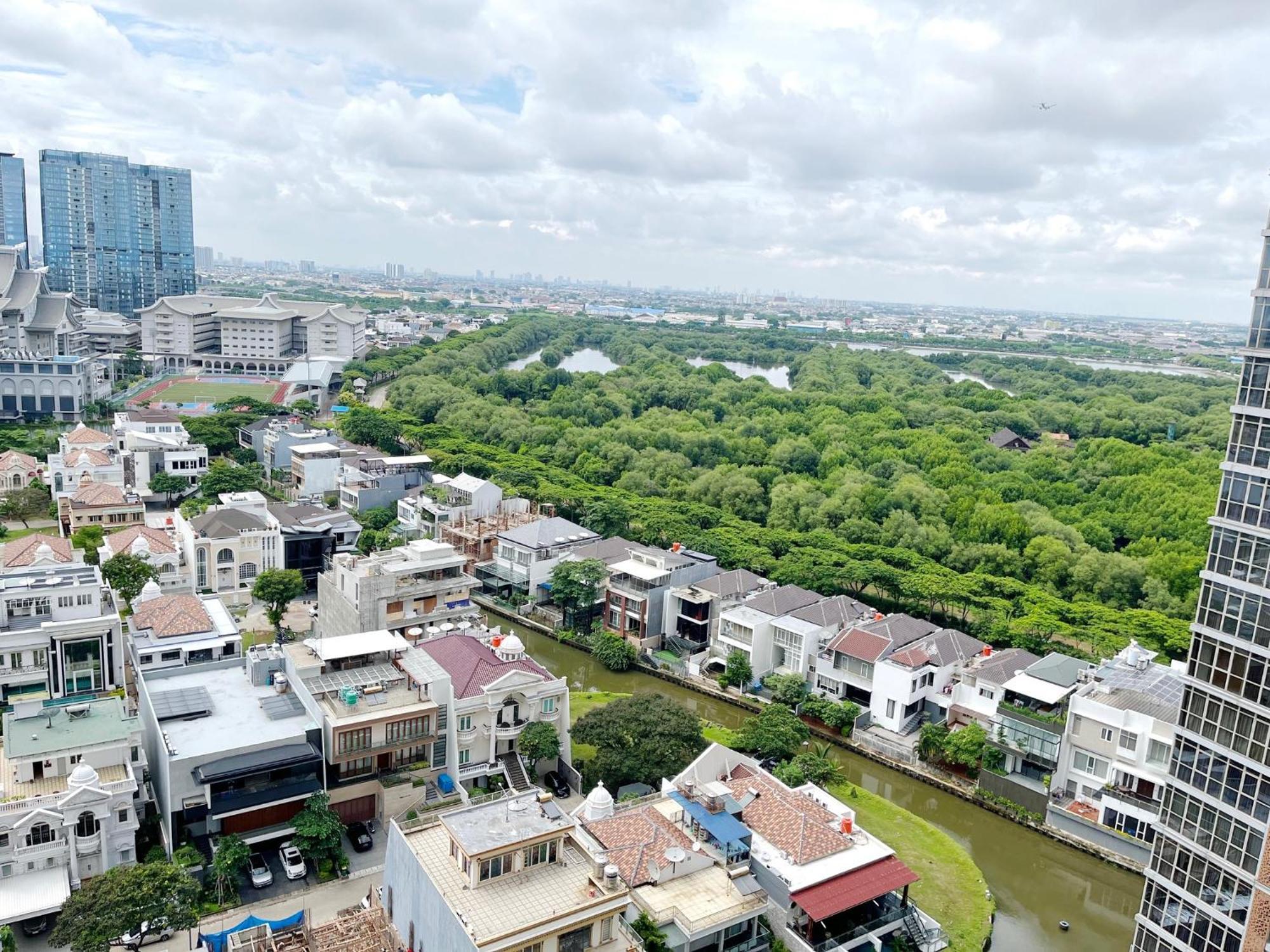 Gold Coast Pik Sea View Apartments By Longesuites Jakarta Room photo